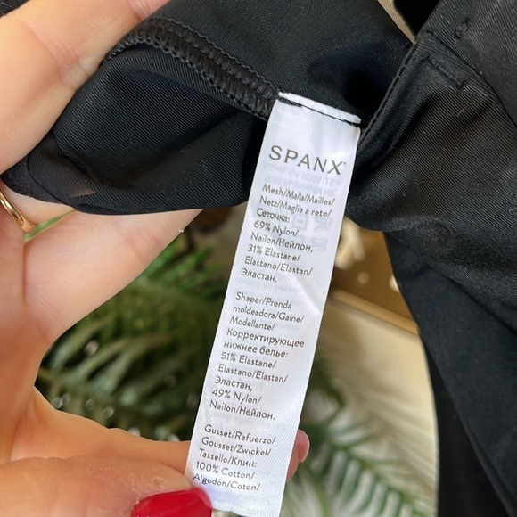 Brand New Spanx Open-Bust Mid-Thigh Bodysuit Very Black Slimming Shapewear - Picture 12 of 15